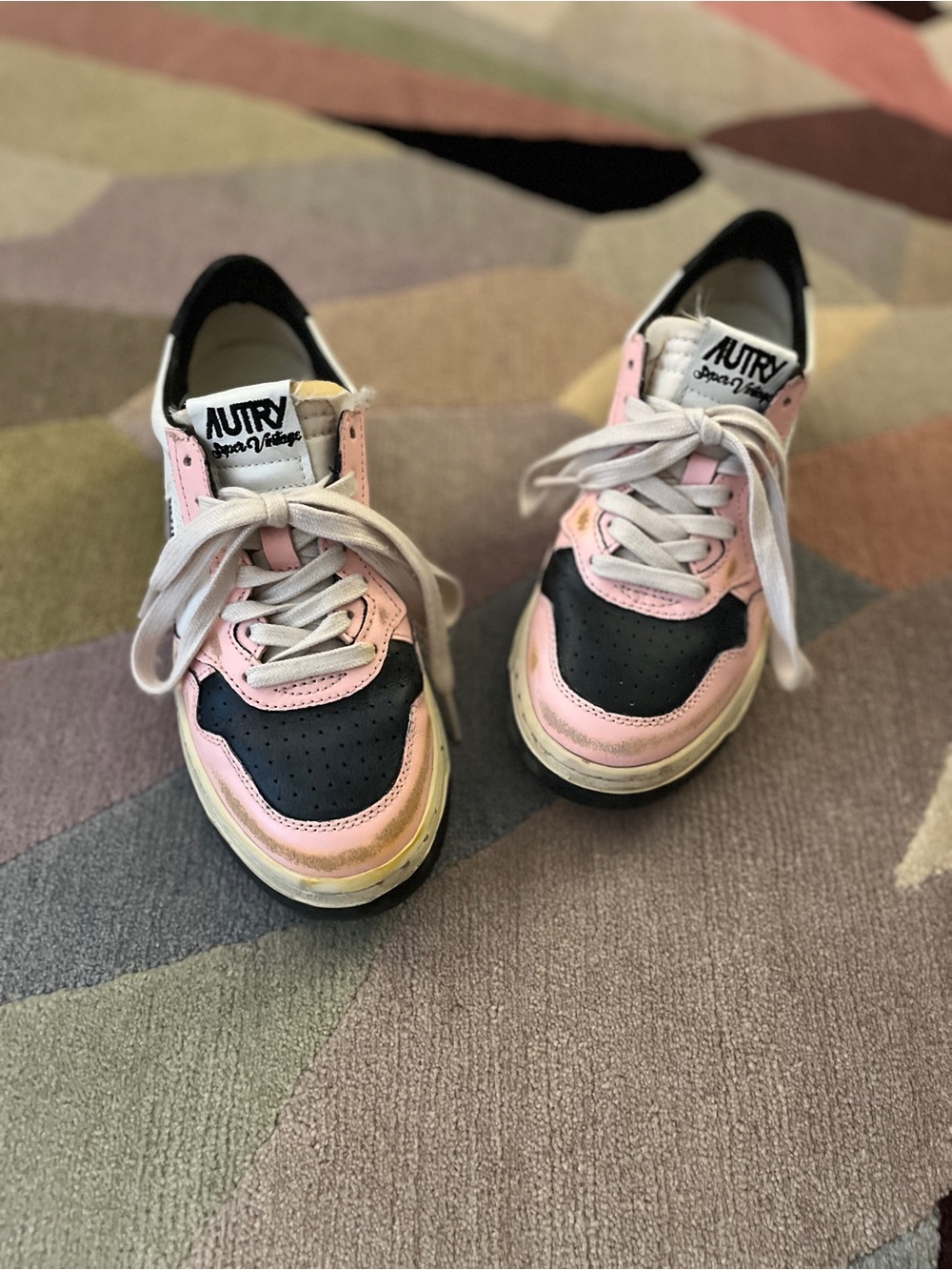 Autry Medalist Low Super Vintage Sneaker - Picture 2 of 11